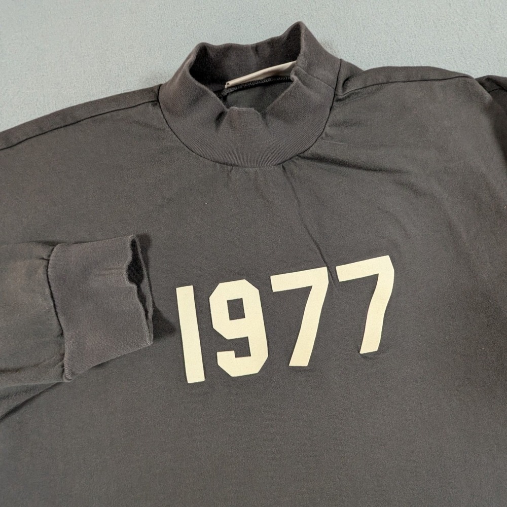 Fear of God Essentials Long Sleeve Shirt Mens Small 1977 Mock Neck